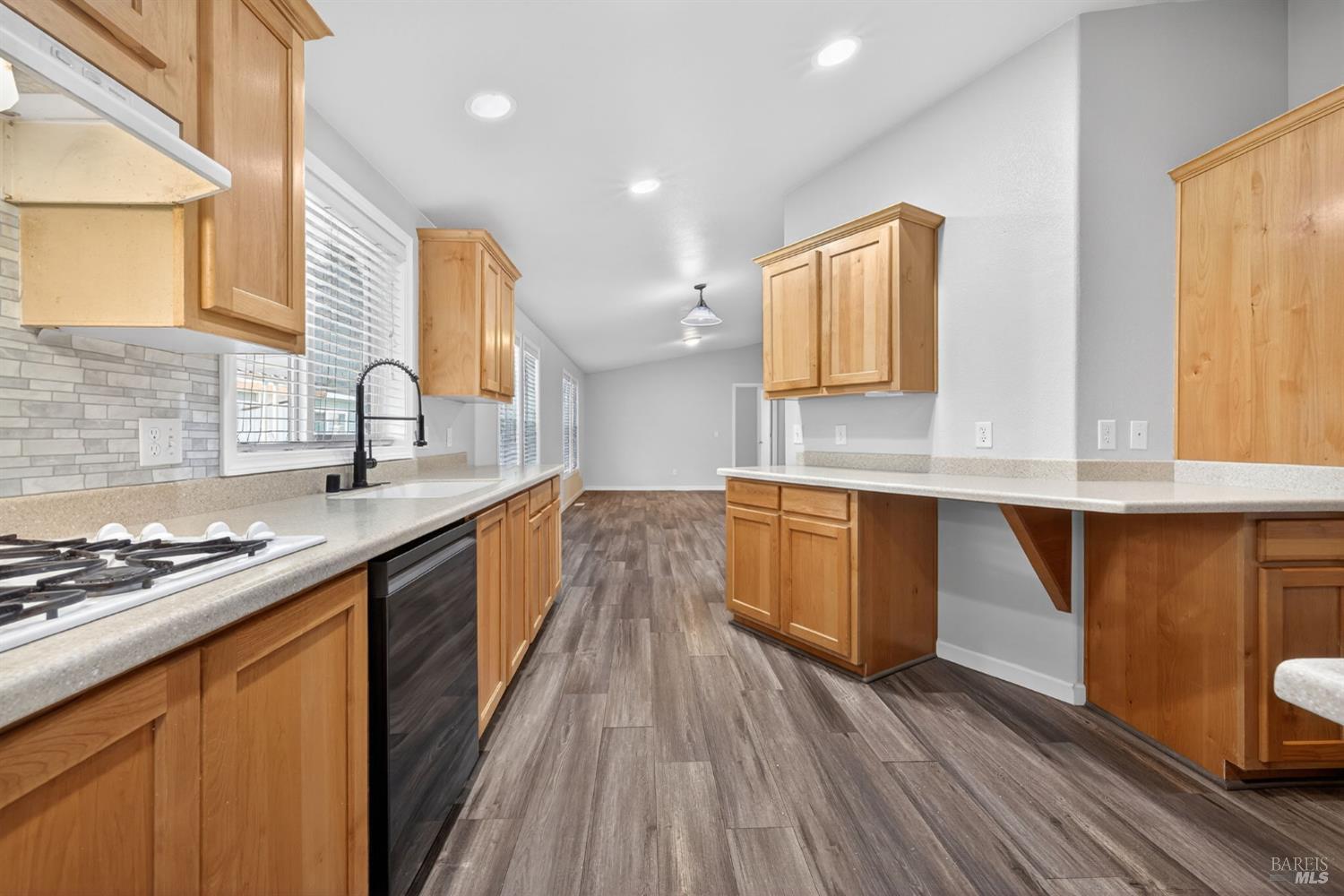 24 Leisure Park Circle Santa Rosa, CA 95401 - Photo 17 of 42