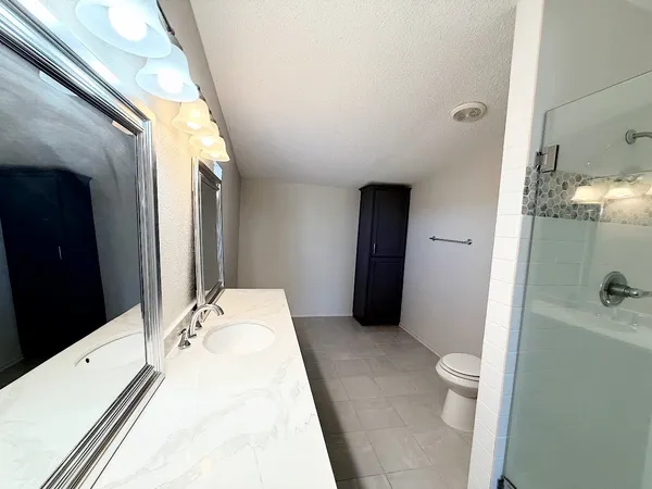 $2,300 | 2709 County Road 463, Elgin, TX 78621