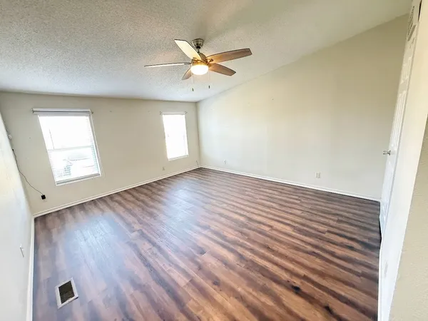 $2,300 | 2709 County Road 463, Elgin, TX 78621