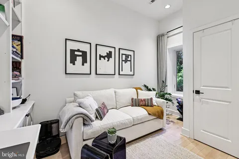 $699,900 | 1328 Maryland Avenue Northeast, Unit 2, Washington, DC 20002