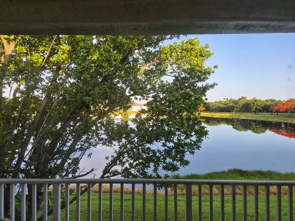 $389,500 | 4202 Emerald Vista, Lake Worth, FL 33461