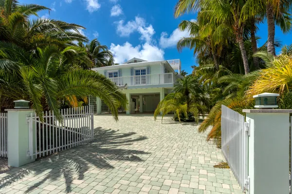 $1,749,000 | 79 Jean La Fitte Drive, Key Largo, FL 33037