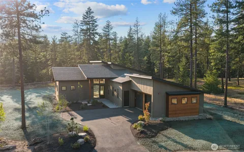 $1,545,000 | 1700 Wanawish Loop, Cle Elum, WA 98922