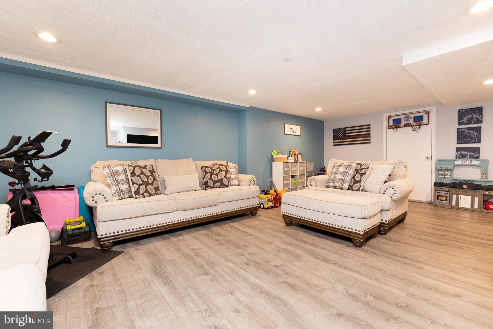 3849 Fairdale Road Philadelphia, PA 19154 - Photo 32 of 46 Gallery Image 32