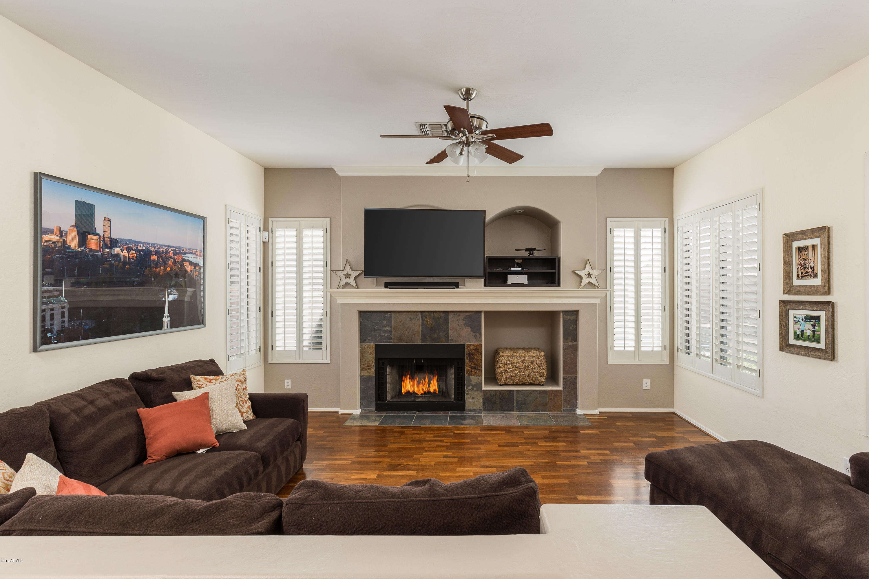 4347 East Swilling Road Phoenix, AZ 85050 - Photo 16 of 23 Family Room