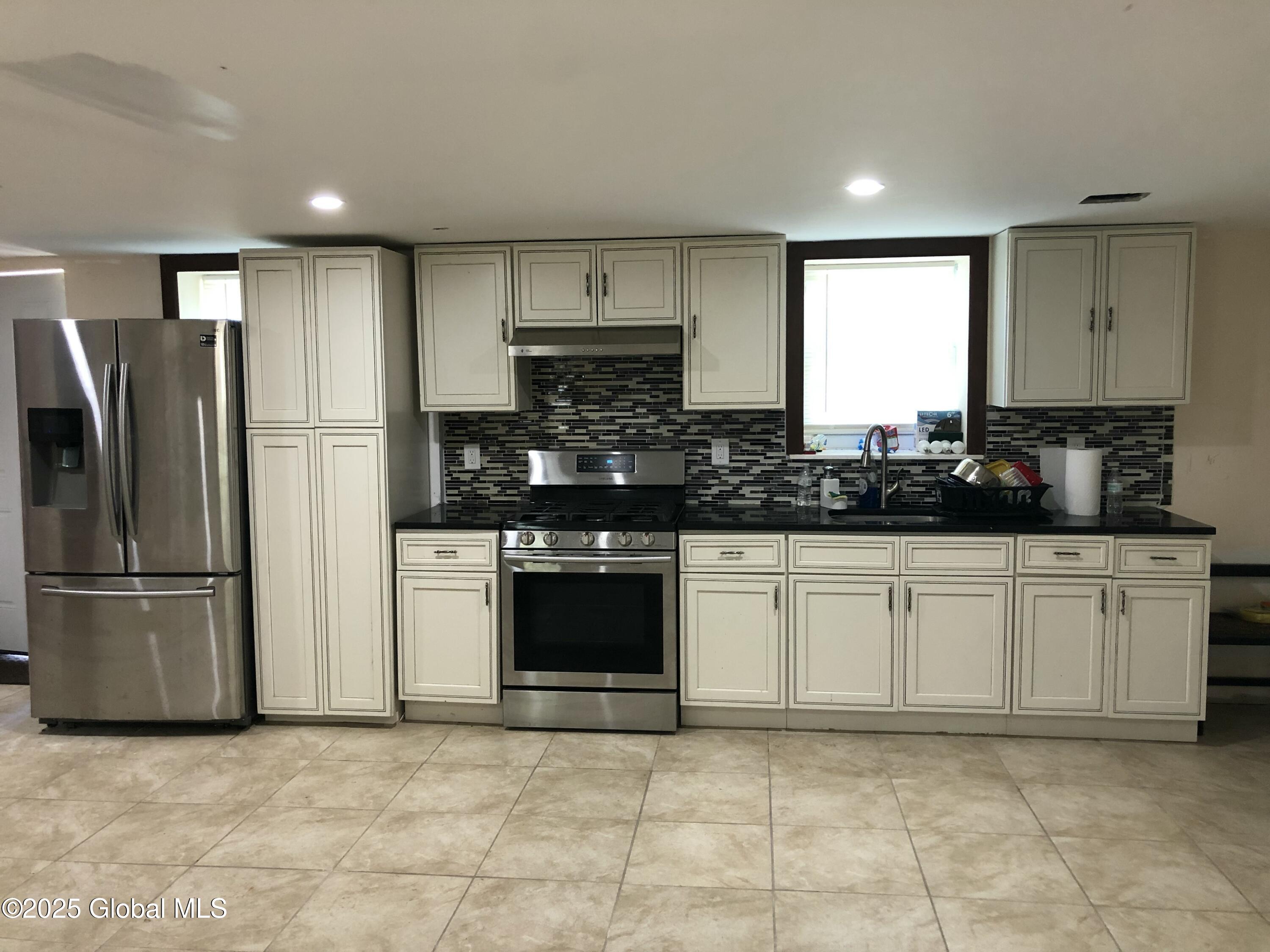 2441 Avenue A Schenectady, NY 12308 - Photo 3 of 25 IMG_6556