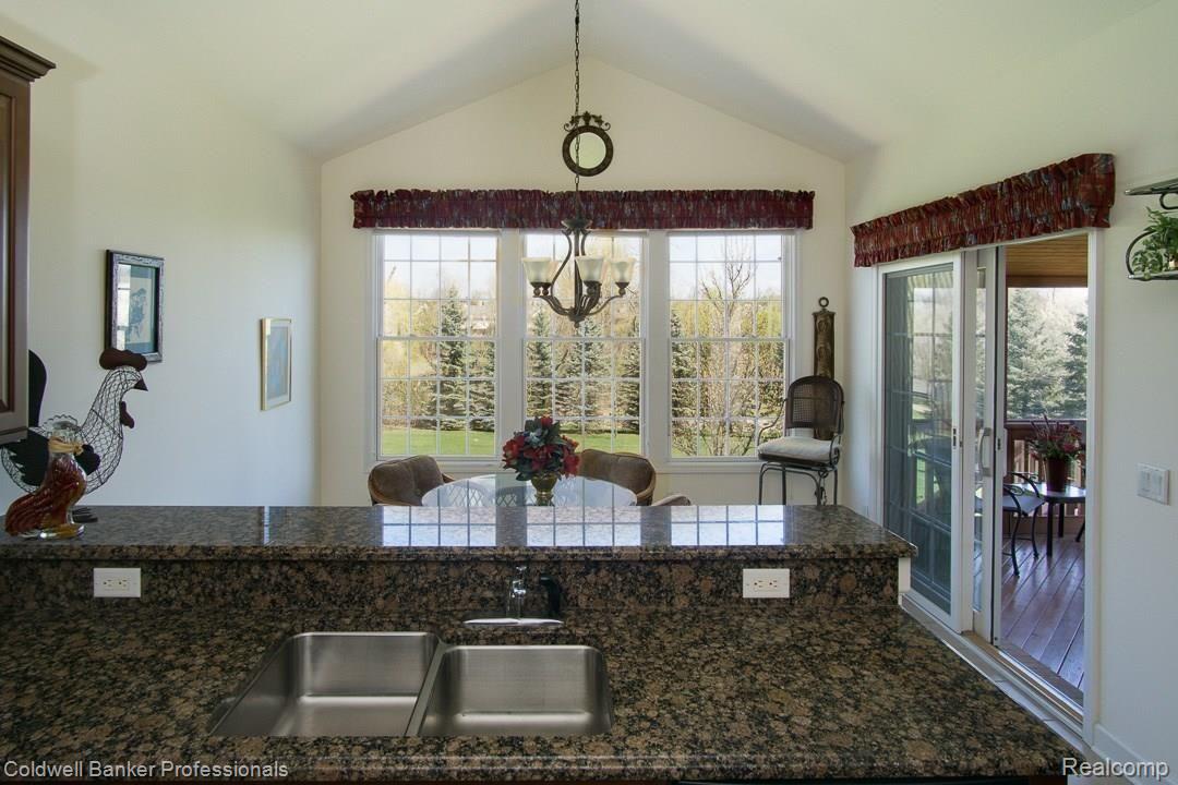 5251 Belmonte Drive, Unit 35 Rochester, MI 48306 - Photo 11 of 29 5251-Belmonte-011.jpg