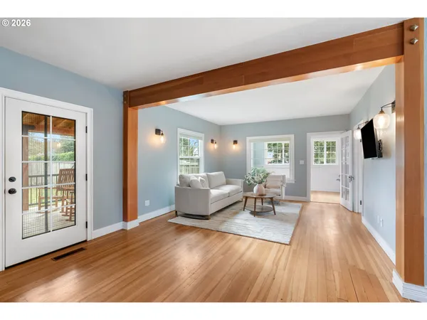 $715,000 | 3141 Odell Highway, Hood River, OR 97031