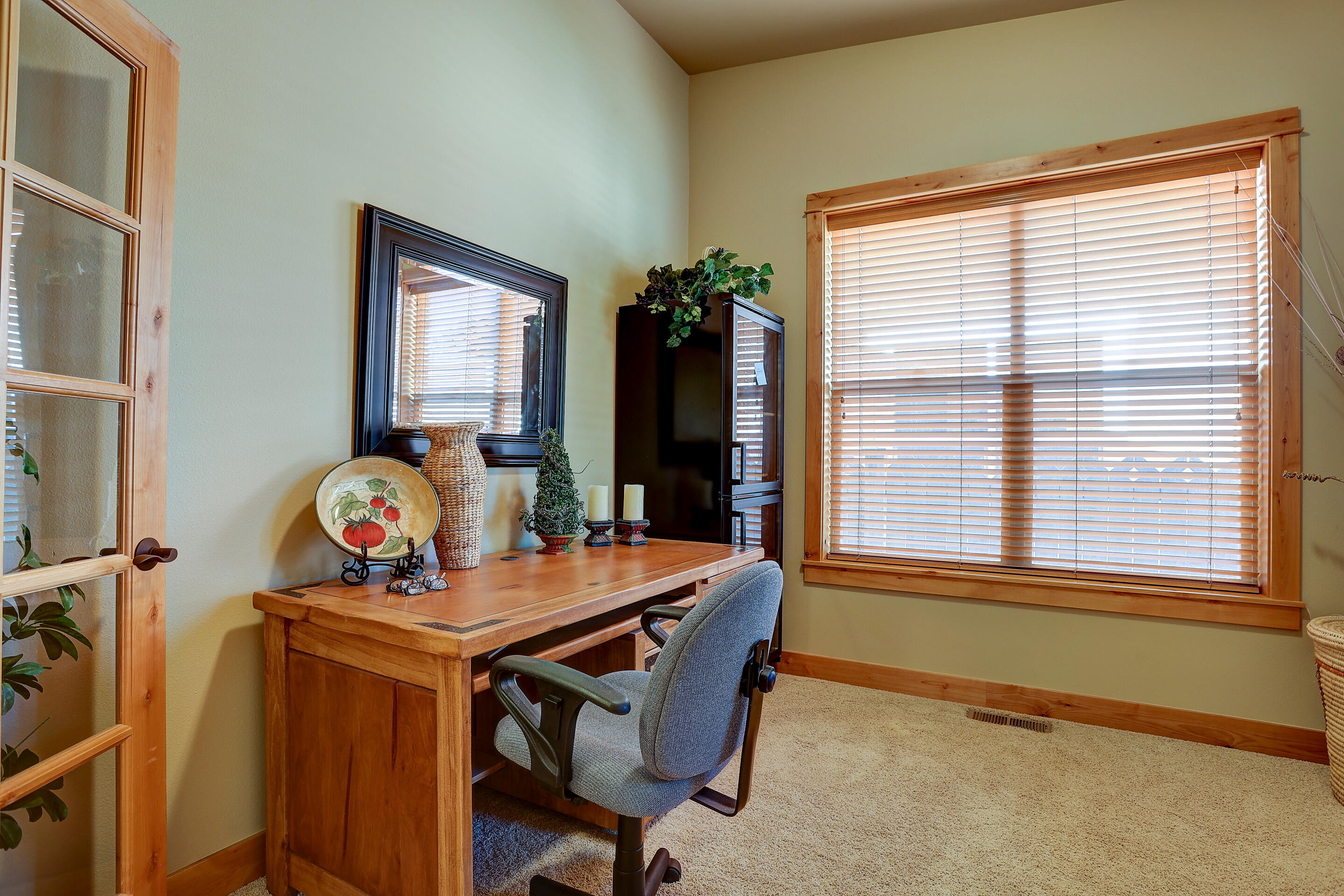 875 Southwest Blakely Road Bend, OR 97702 - Photo 9 of 24 875 SW Blakely Road MLS-4