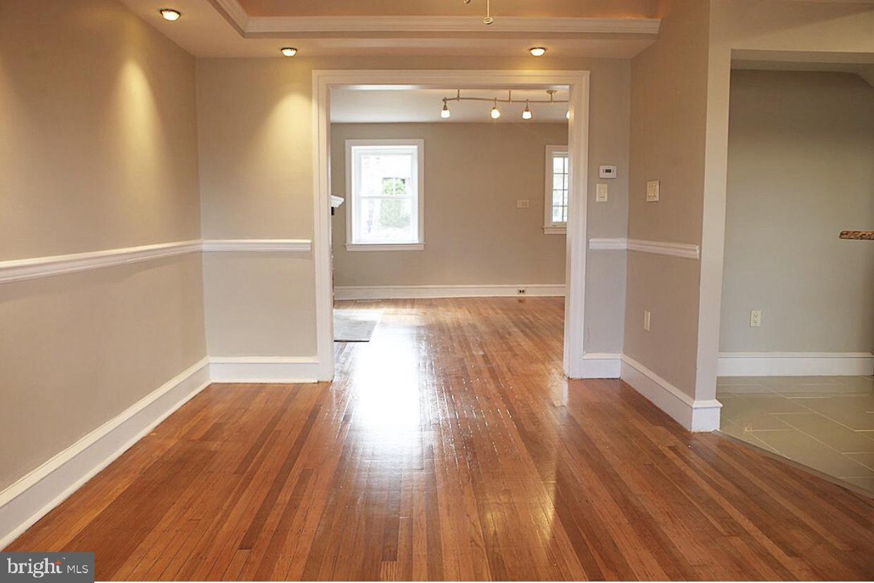 7221 Hilltop Road Upper Darby, PA 19082 - Photo 8 of 30