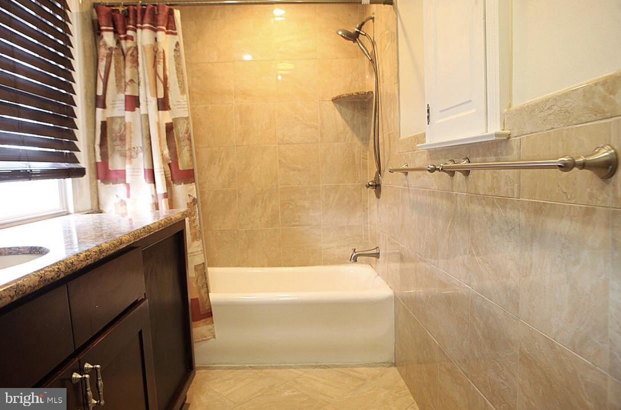7221 Hilltop Road Upper Darby, PA 19082 - Photo 10 of 30