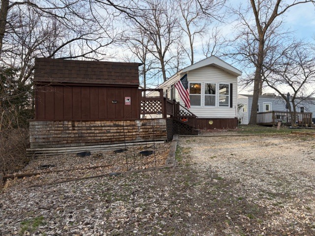 2795 East 28th Road Marseilles, IL 61341 - Photo 2 of 55 a front view of a house with a yard