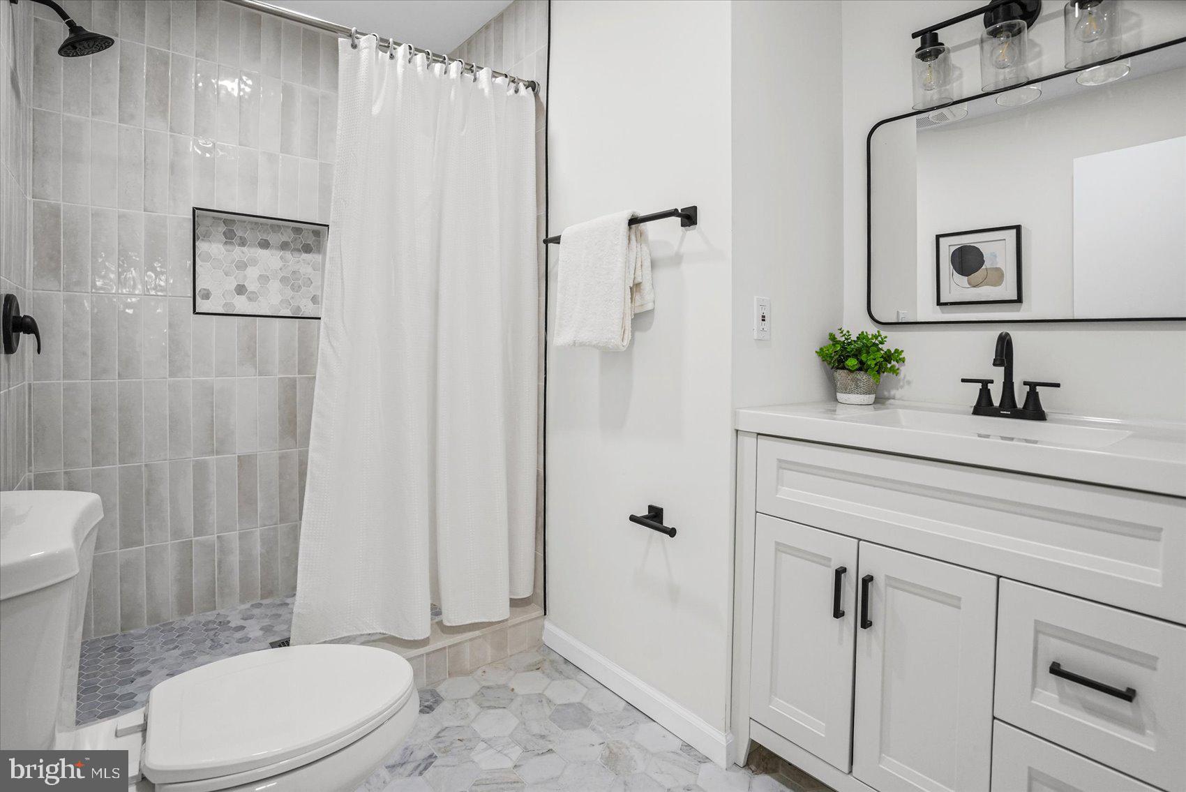 2002 Summit Avenue Baltimore, MD 21207 - Photo 20 of 37