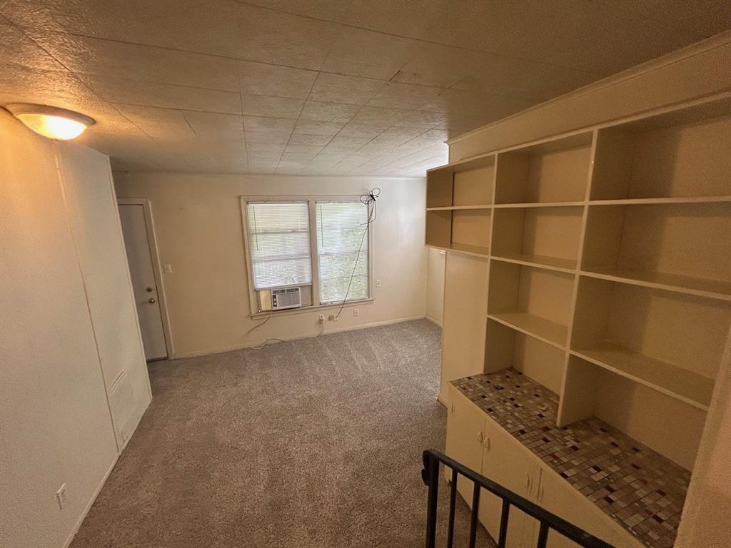 3208 Willowbrook Street Waco, TX 76711 - Photo 16 of 23 2nd living area