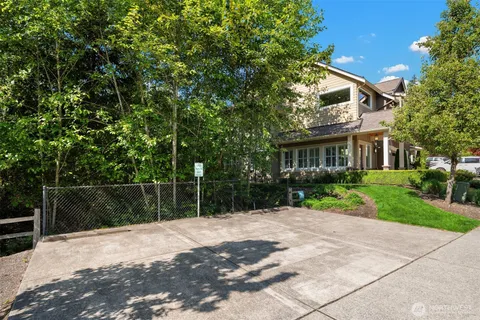 $1,098,000 | 900 228th Avenue Northeast, Unit 15C, Sammamish, WA 98074