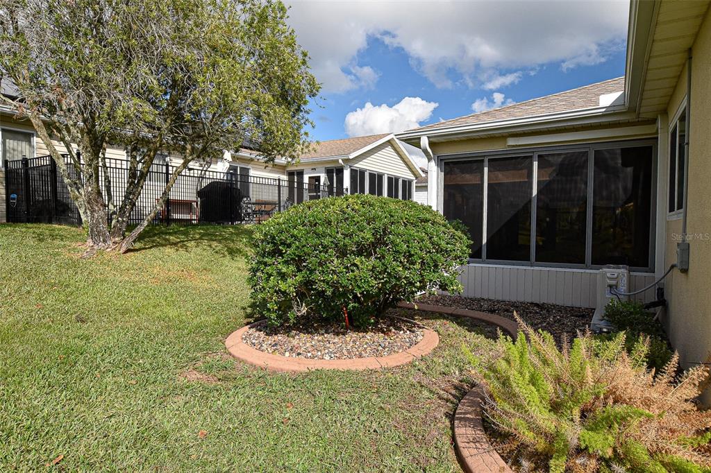 9033 Southeast 135th Loop Summerfield, FL 34491 - Photo 15 of 83