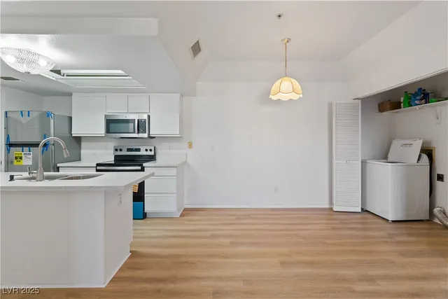 $152,900 | 3550 Bay Sands Drive, Unit 3093, Laughlin, NV 89029