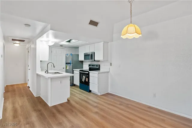 $152,900 | 3550 Bay Sands Drive, Unit 3093, Laughlin, NV 89029