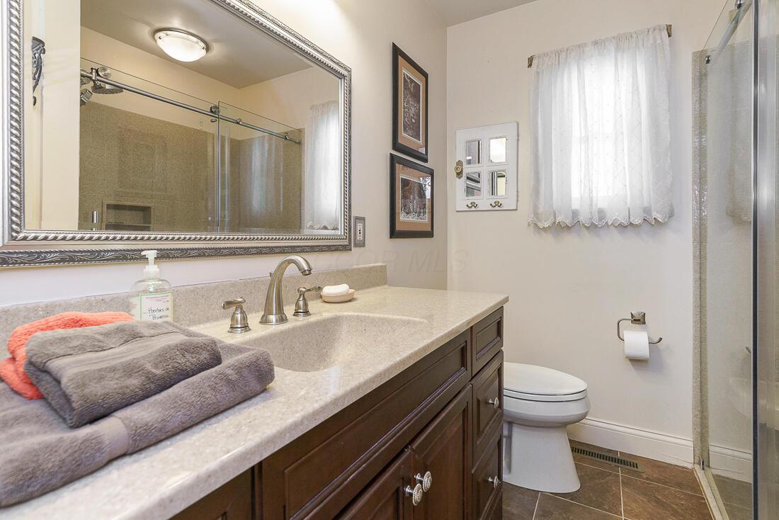 381 Darbyhurst Road Columbus, OH 43228 - Photo 23 of 30 full bath