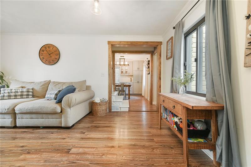 10 Greenwood Road Pittsburgh, PA 15221 - Photo 4 of 25 Gallery Image 4
