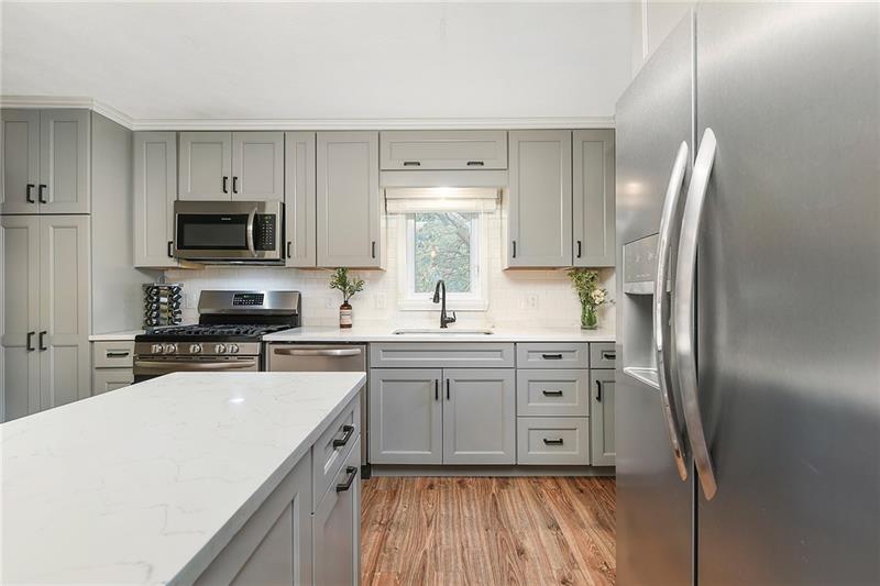 10 Greenwood Road Pittsburgh, PA 15221 - Photo 8 of 25 Gallery Image 8