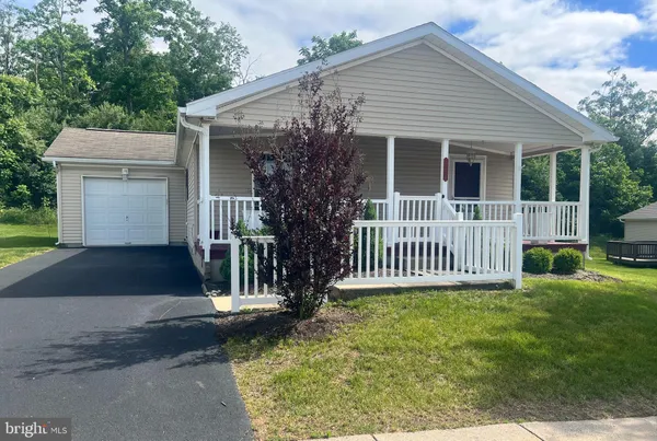 $215,000 | 66 Random Road, Douglassville, PA 19518
