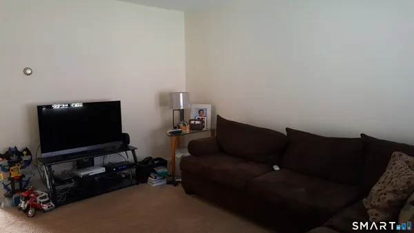 $2,200 | 71 1/2 Park Avenue, Unit B, Derby, CT 06418