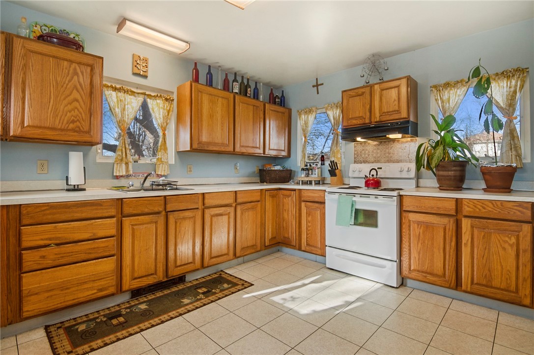 9 Cove Road Westerly, RI 02891 - Photo 8 of 21