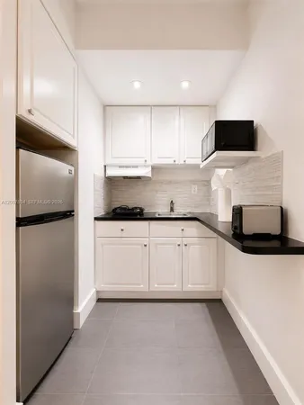 $2,295 | 3025 Indian Creek Drive, Unit 204, Miami Beach, FL 33140