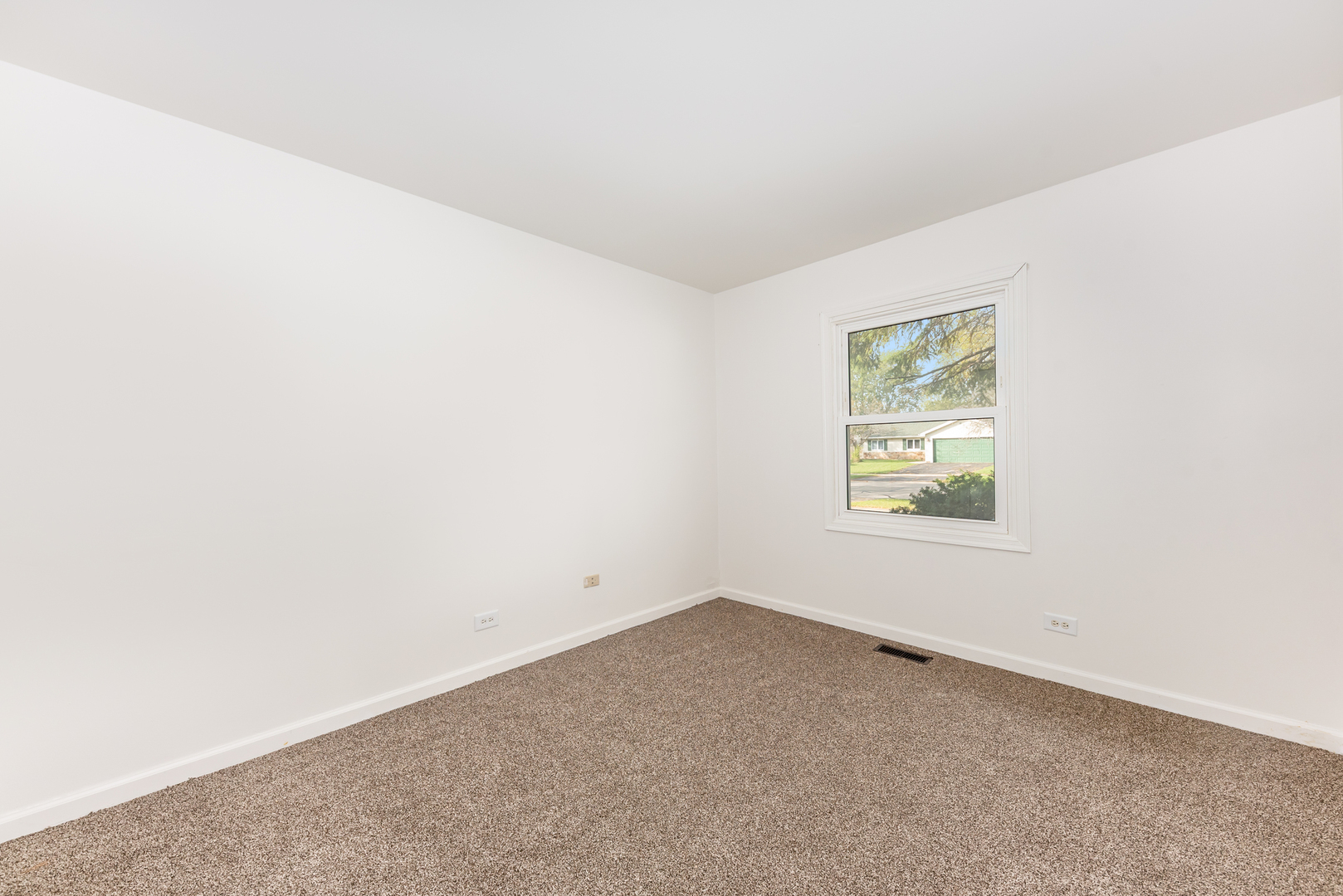 683 Rockhurst Road Bolingbrook, IL 60440 - Photo 14 of 22