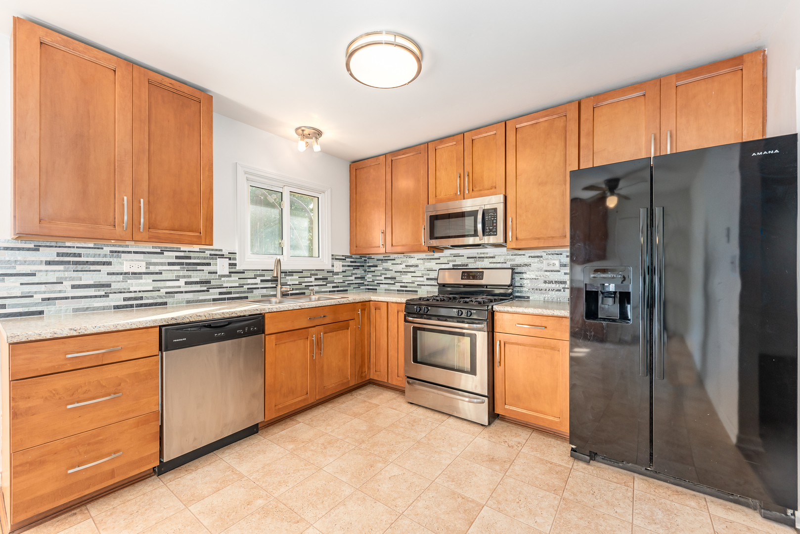 683 Rockhurst Road Bolingbrook, IL 60440 - Photo 3 of 22