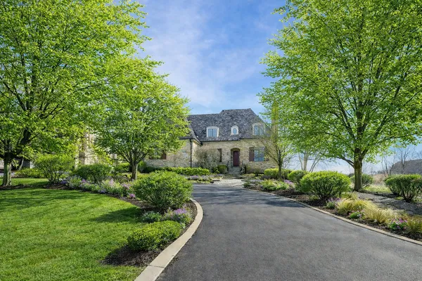 $799,000 | 1420 West Longwood Drive, Woodstock, IL 60098