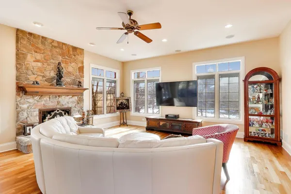 $799,000 | 1420 West Longwood Drive, Woodstock, IL 60098