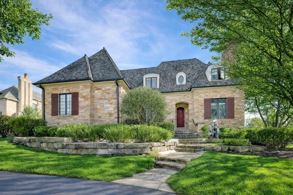 $799,000 | 1420 West Longwood Drive, Woodstock, IL 60098