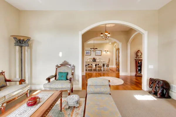 $799,000 | 1420 West Longwood Drive, Woodstock, IL 60098
