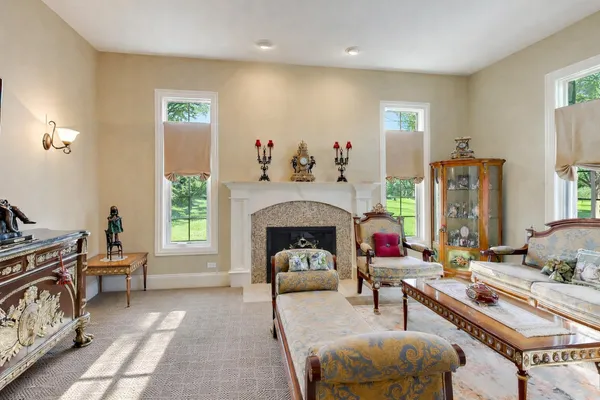 $799,000 | 1420 West Longwood Drive, Woodstock, IL 60098