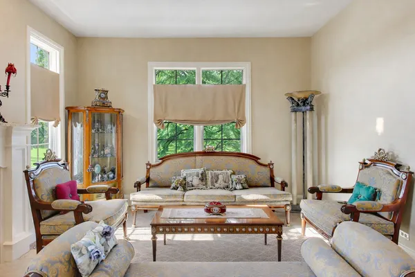 $799,000 | 1420 West Longwood Drive, Woodstock, IL 60098