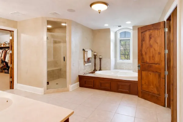 $799,000 | 1420 West Longwood Drive, Woodstock, IL 60098