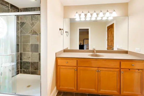 $799,000 | 1420 West Longwood Drive, Woodstock, IL 60098