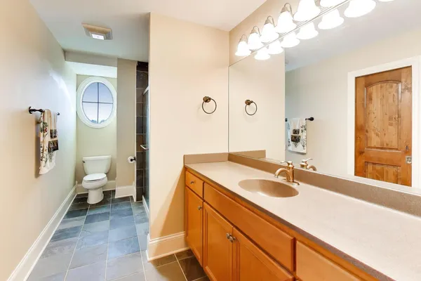 $799,000 | 1420 West Longwood Drive, Woodstock, IL 60098