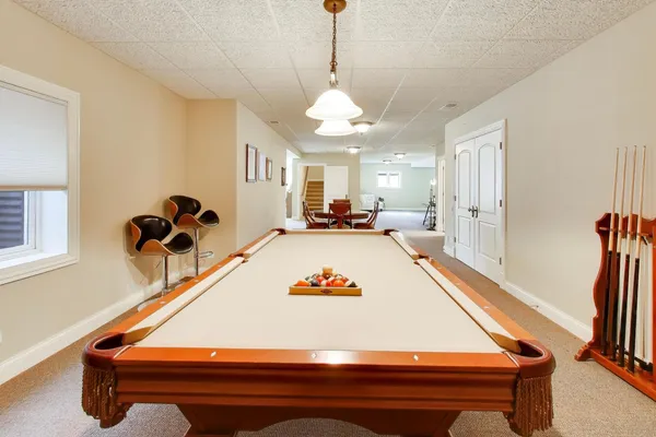 $799,000 | 1420 West Longwood Drive, Woodstock, IL 60098