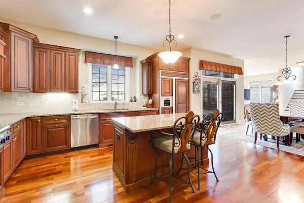 $799,000 | 1420 West Longwood Drive, Woodstock, IL 60098