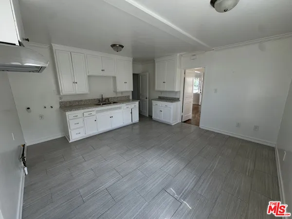 $3,500 | 6003 Bellflower Boulevard, Lakewood, CA 90713