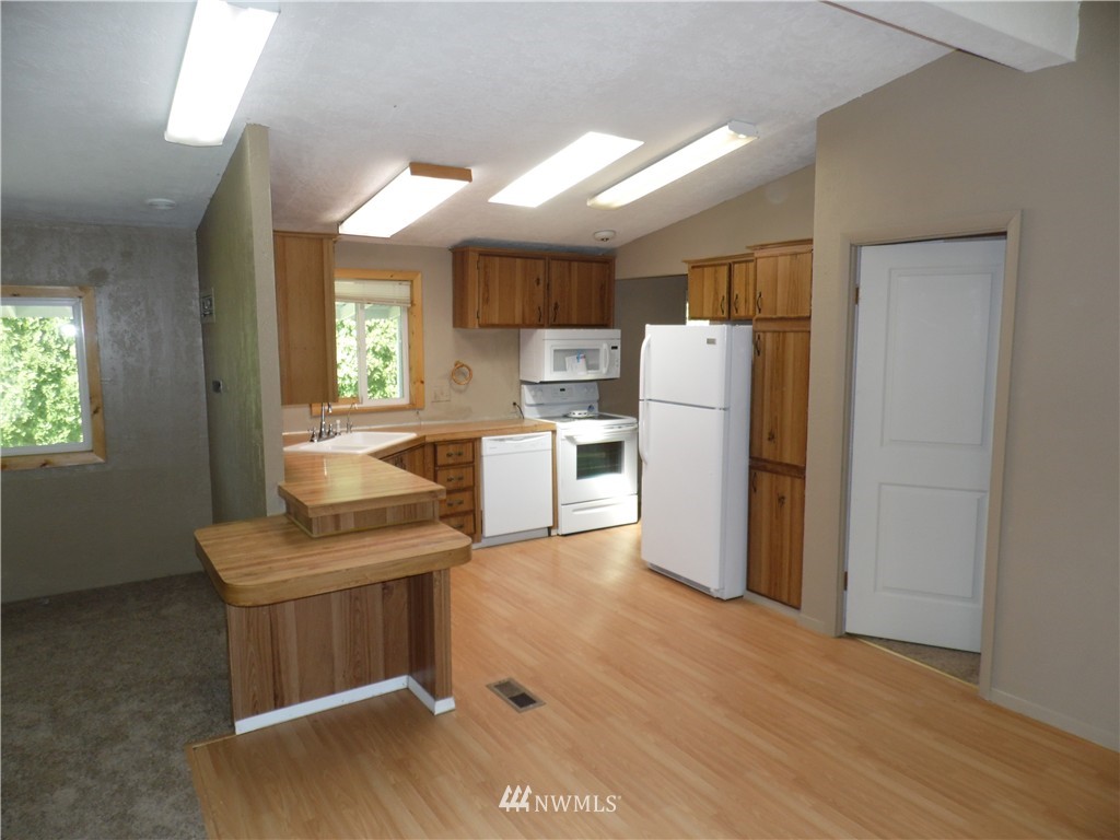 2284 West Barbara Road Othello, WA 99344 - Photo 3 of 25