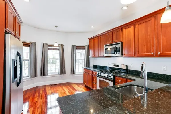 $3,300 | 77 Adams Street, Unit 1, Medford, MA 02155