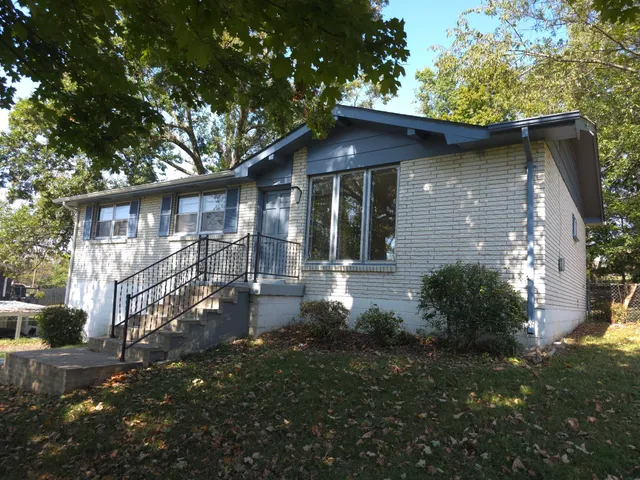 $399,999 | 125 Curtis Crossroads, Hendersonville, TN 37075