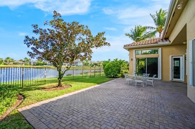 $1,095,000 | 11808 Foxbriar Lake Trail, Boynton Beach, FL 33473