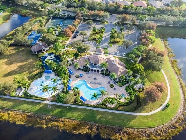 $1,095,000 | 11808 Foxbriar Lake Trail, Boynton Beach, FL 33473