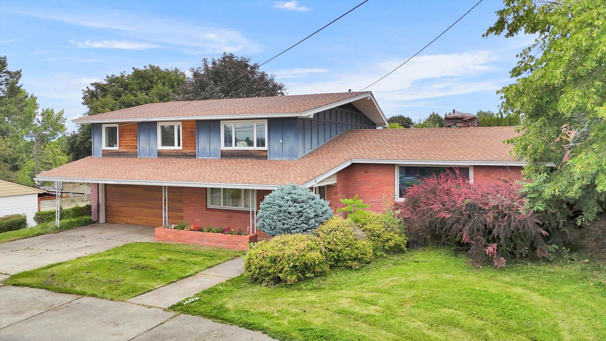 1023 South Adams Road Spokane Valley, WA 99037 - Photo 2 of 48 Gallery Image 2