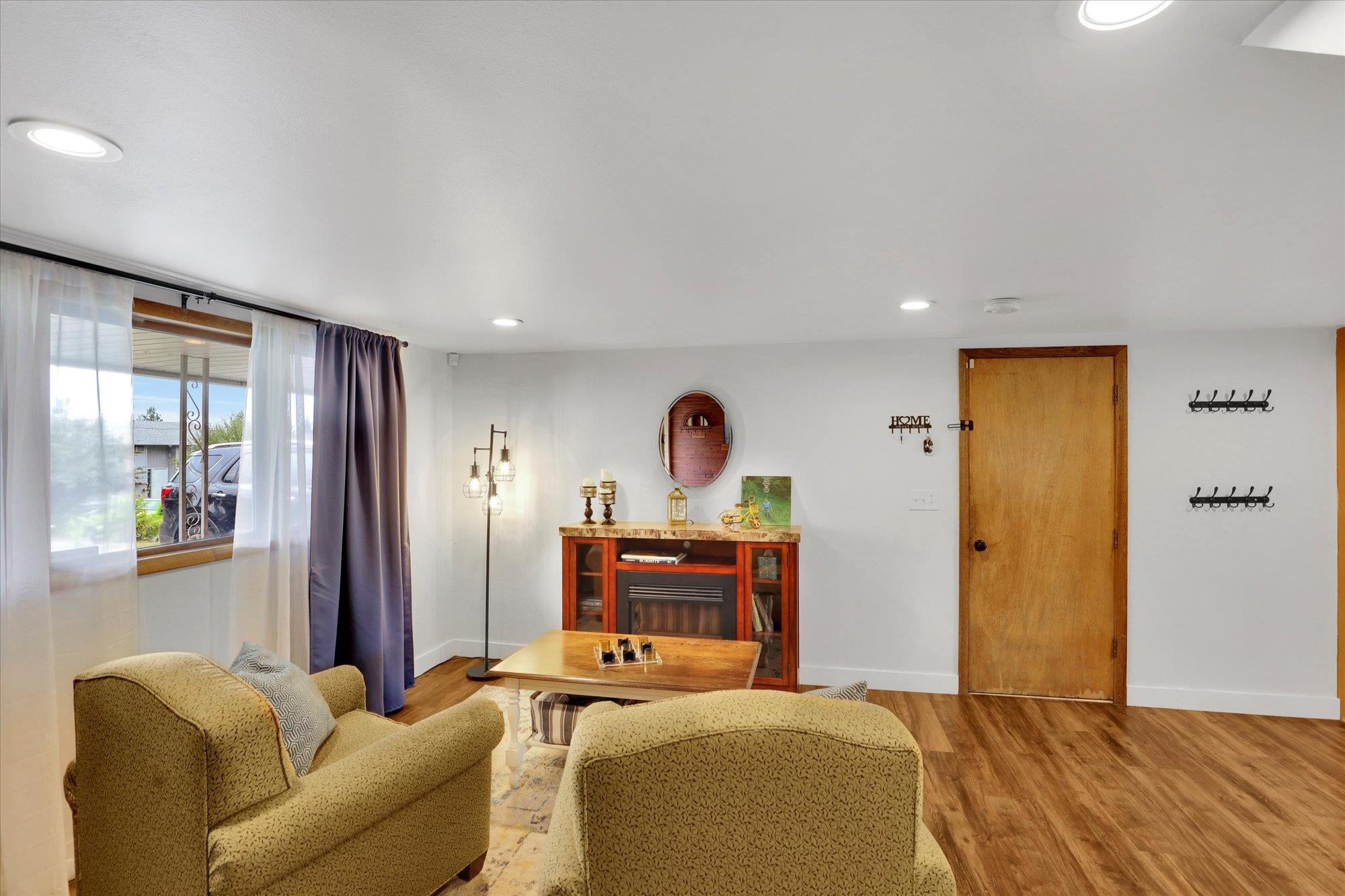 1023 South Adams Road Spokane Valley, WA 99037 - Photo 6 of 48 Gallery Image 6